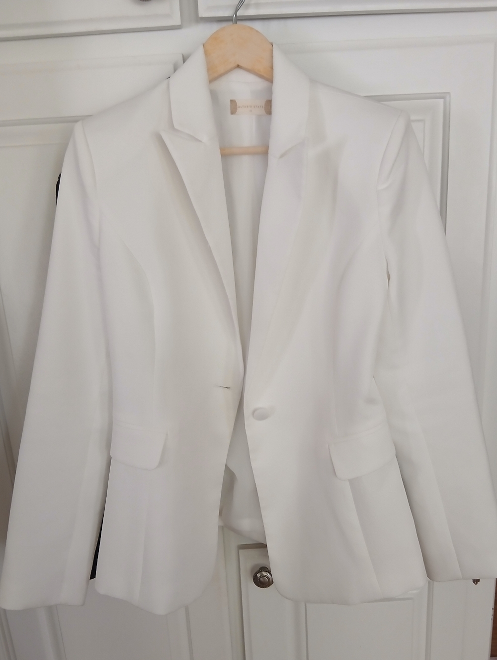 Altar'd State Cream Satiny Blazer Size Medium - Picture 2 of 5